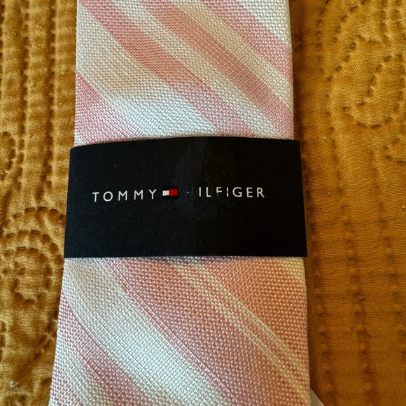 NWT TOMMY HILFIGER Men’s Tie. Pink and White Stripe MSRP $69.50  New - Picture 7 of 7